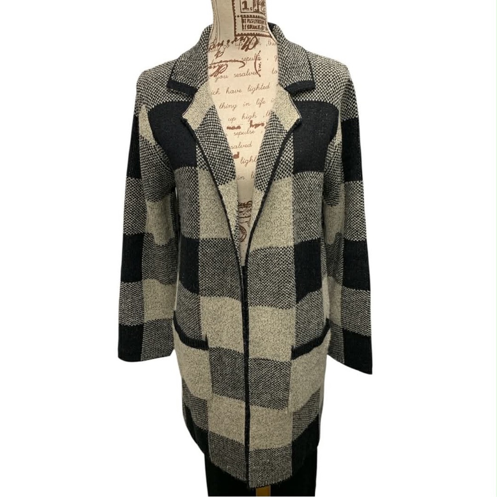 Love Tree Black and Cream Checkered Jacket Size L